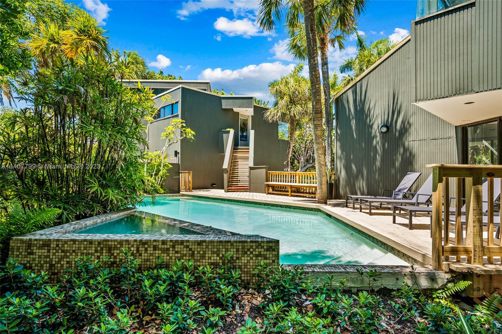 LAS OLAS BY THE SEA EXT - Residential