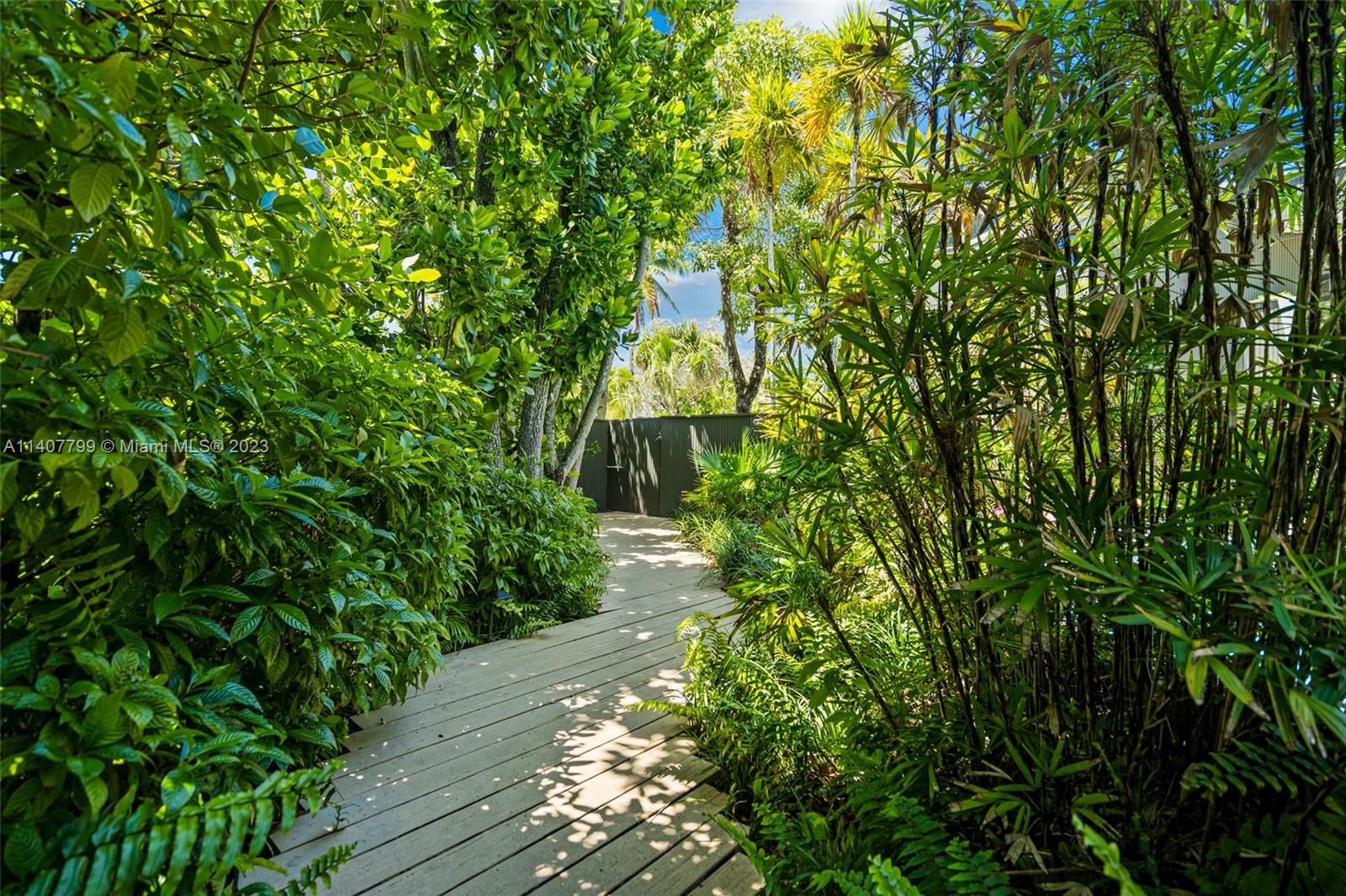 LAS OLAS BY THE SEA EXT - Residential