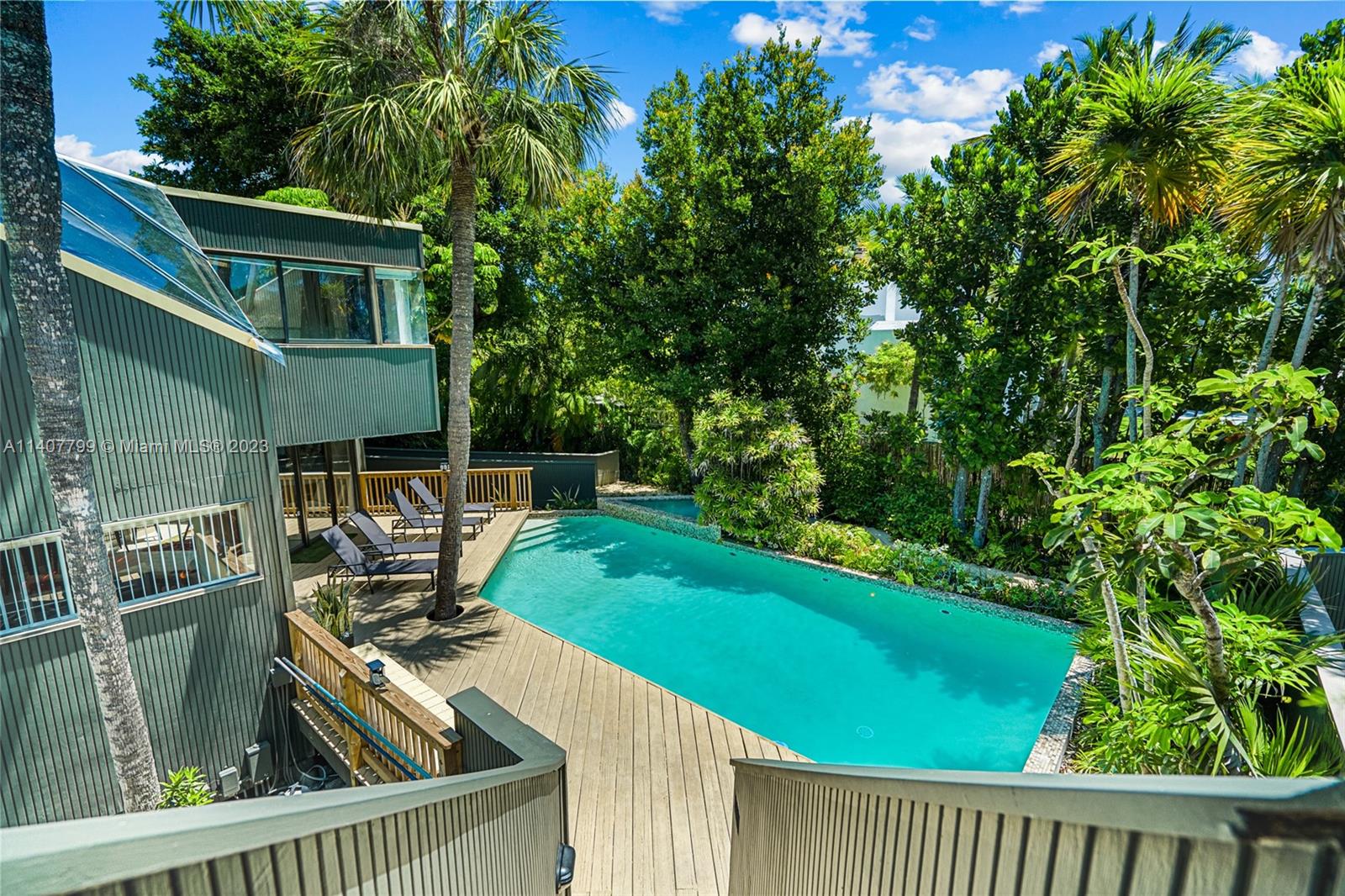 LAS OLAS BY THE SEA EXT - Residential