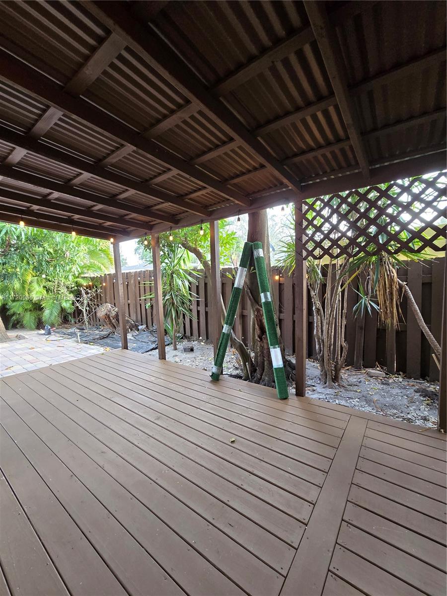 LAWN ACRES - Residential Lease