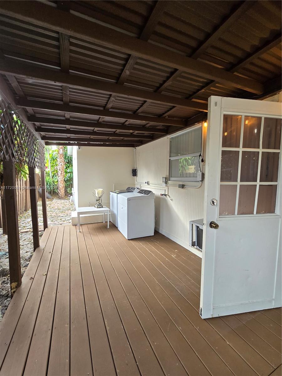 LAWN ACRES - Residential Lease