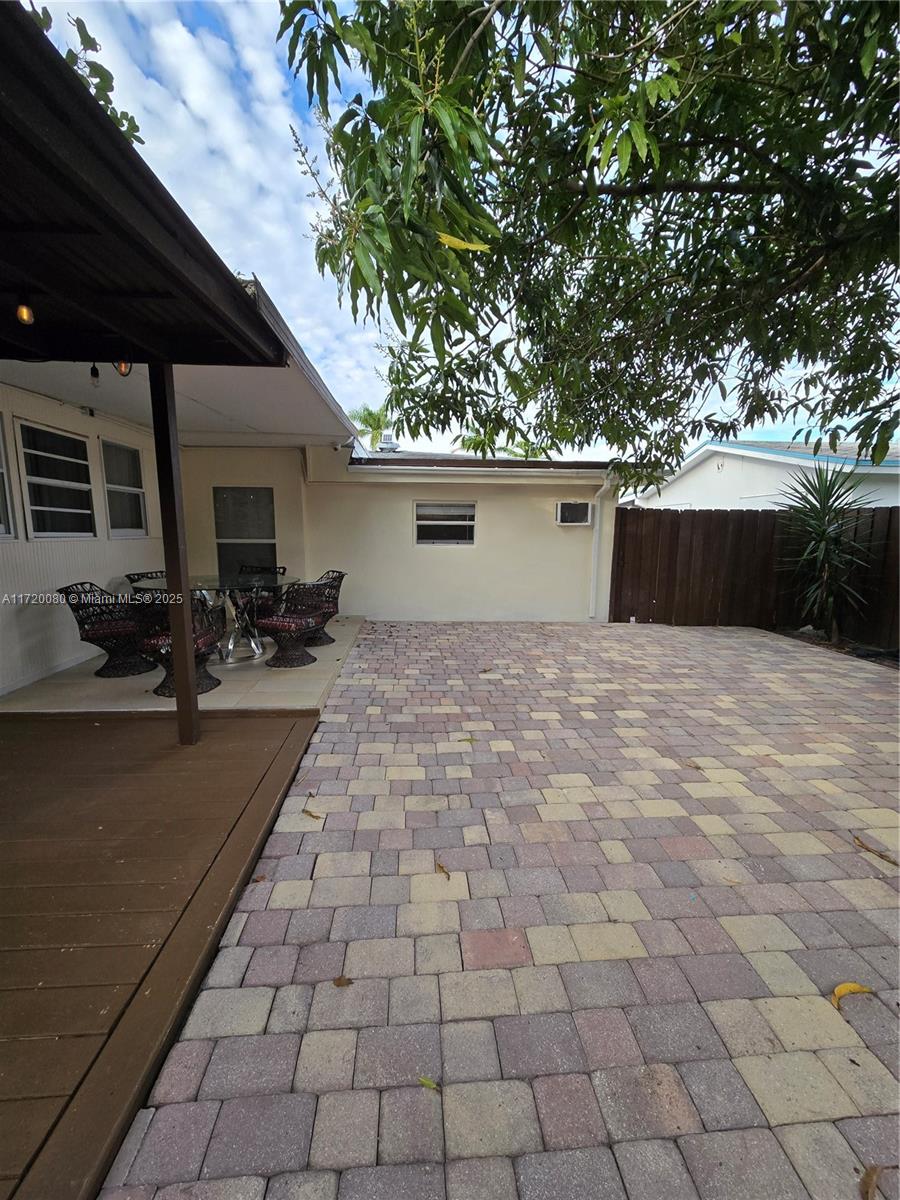 LAWN ACRES - Residential Lease