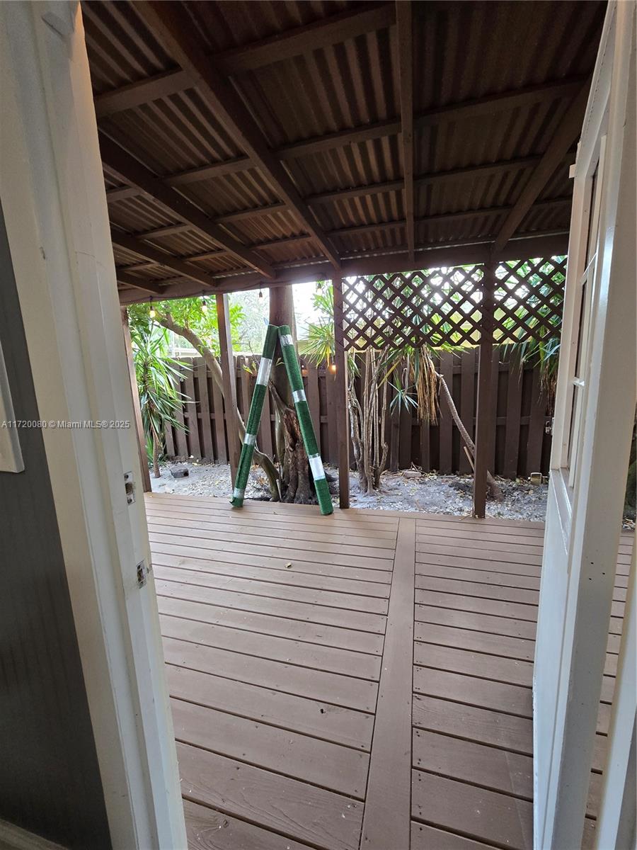 LAWN ACRES - Residential Lease