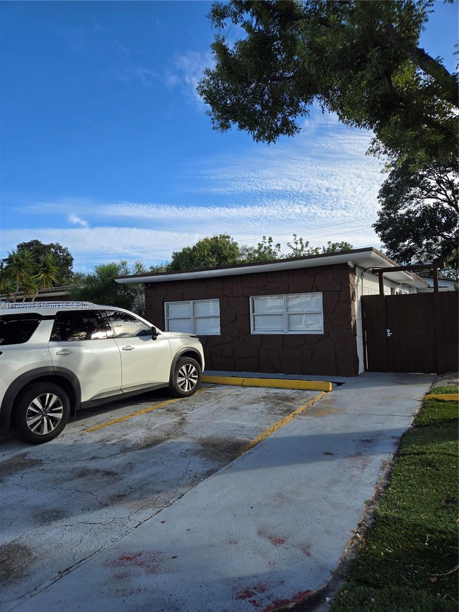 LAWN ACRES - Residential Lease