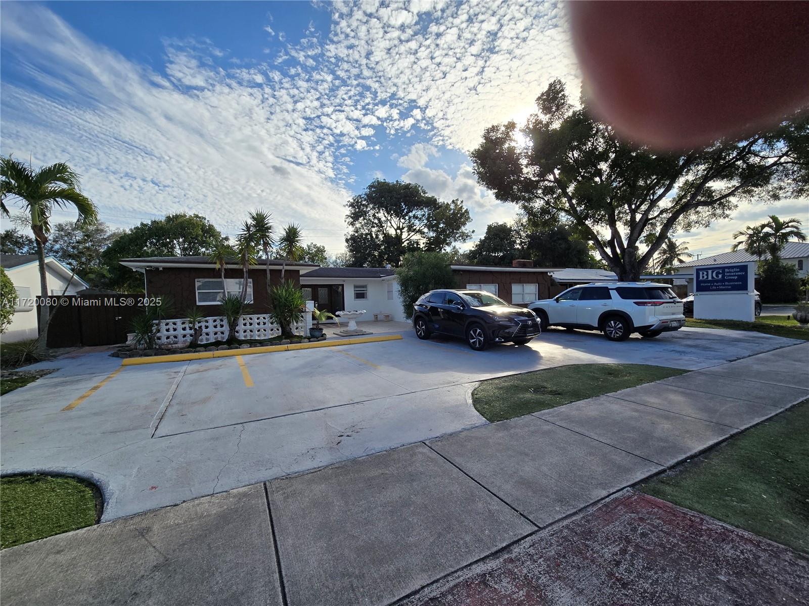 LAWN ACRES - Residential Lease