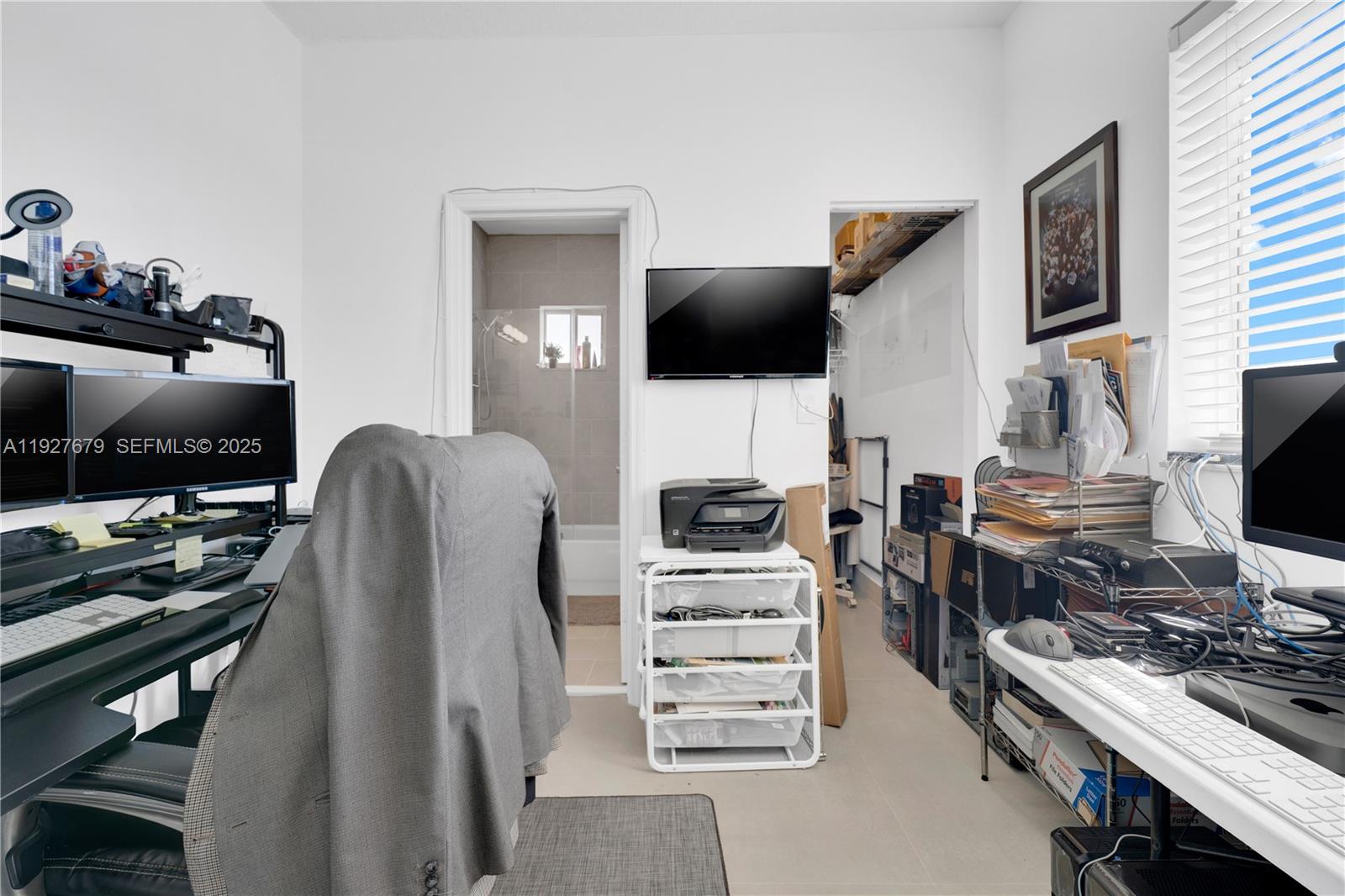 TWIN LAKE SHORES EAST - Residential