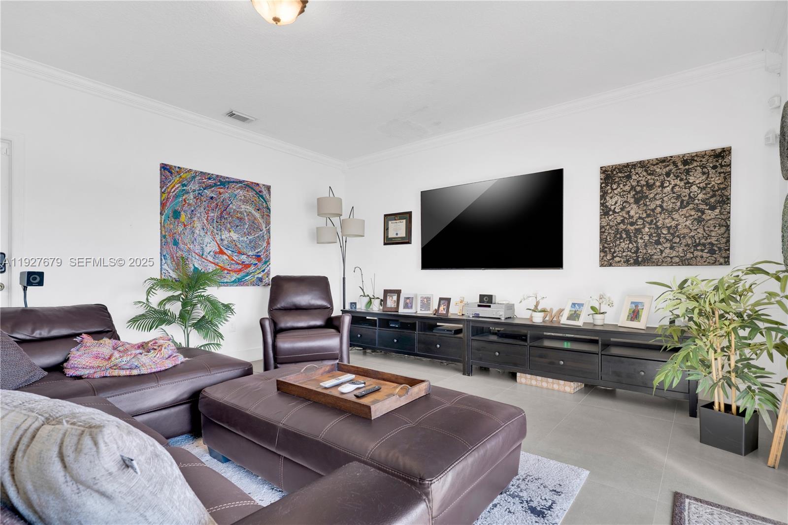 TWIN LAKE SHORES EAST - Residential