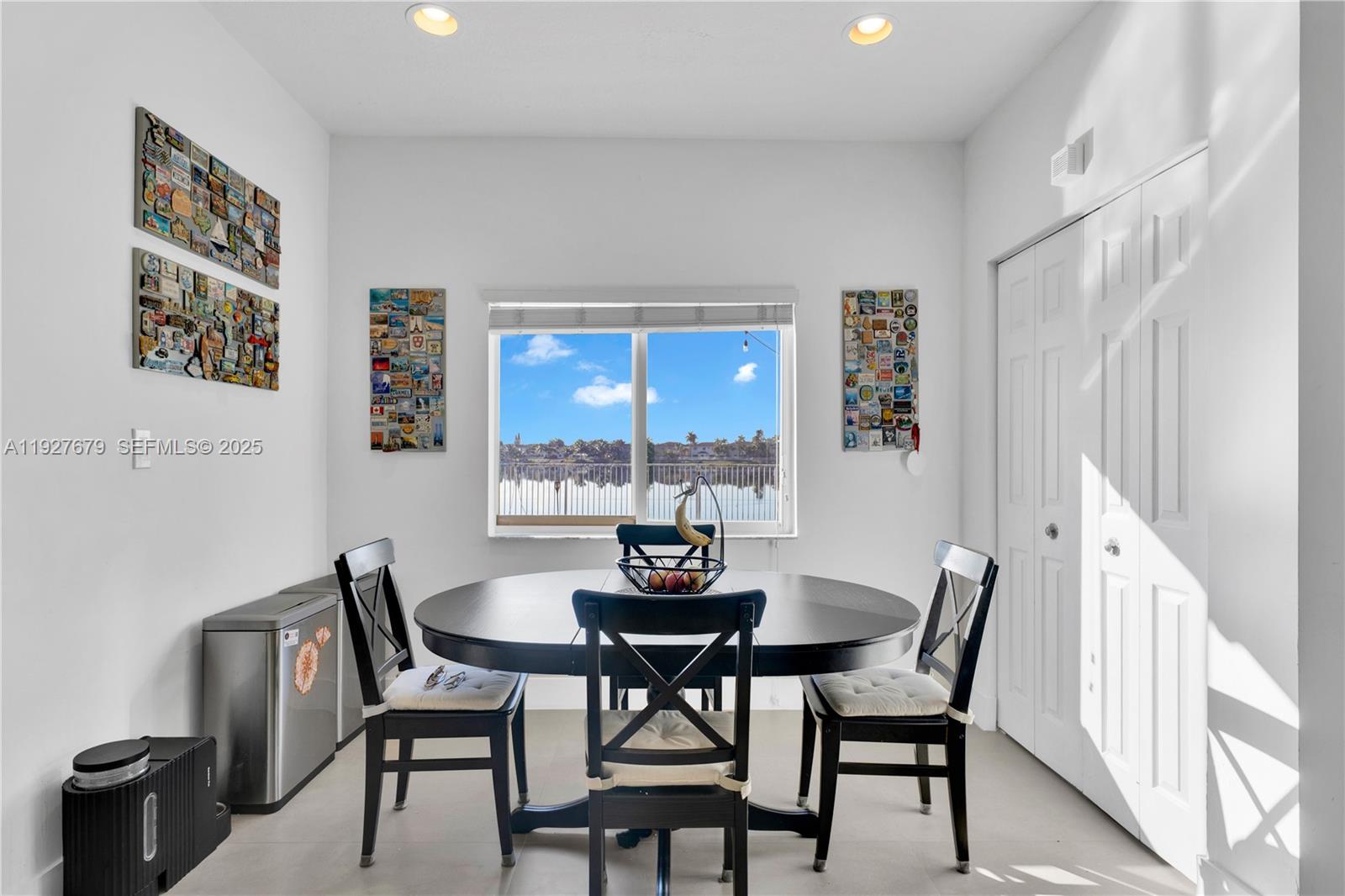 TWIN LAKE SHORES EAST - Residential