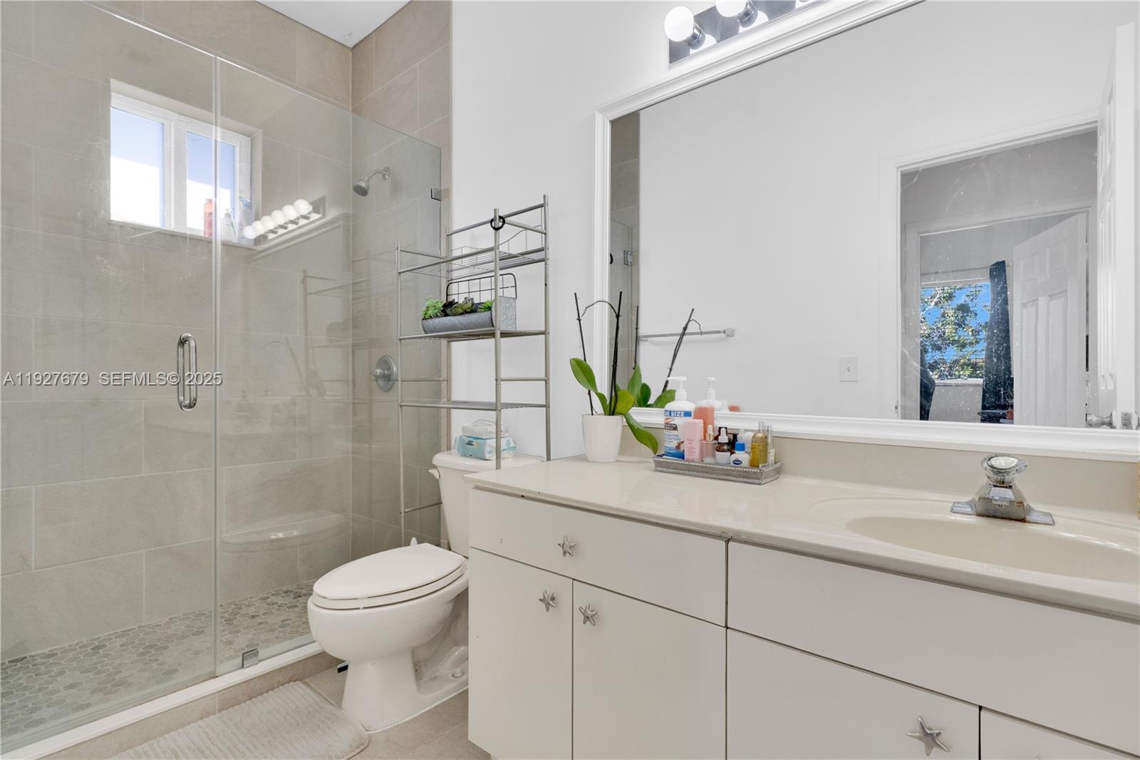 TWIN LAKE SHORES EAST - Residential