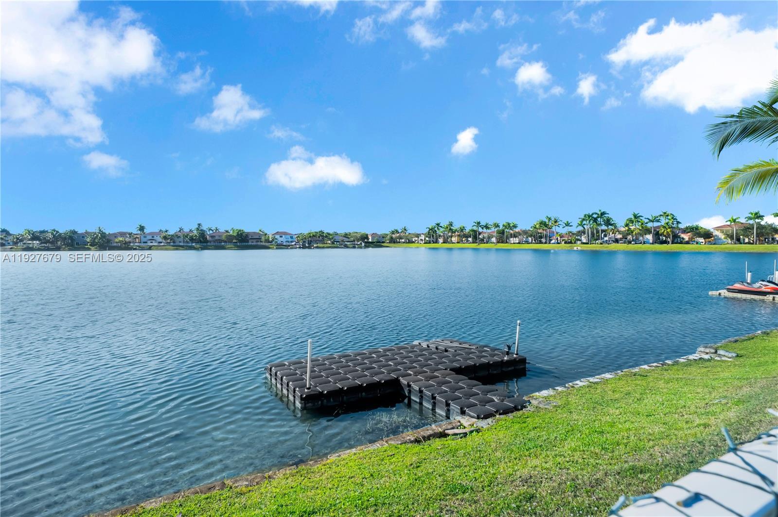 TWIN LAKE SHORES EAST - Residential