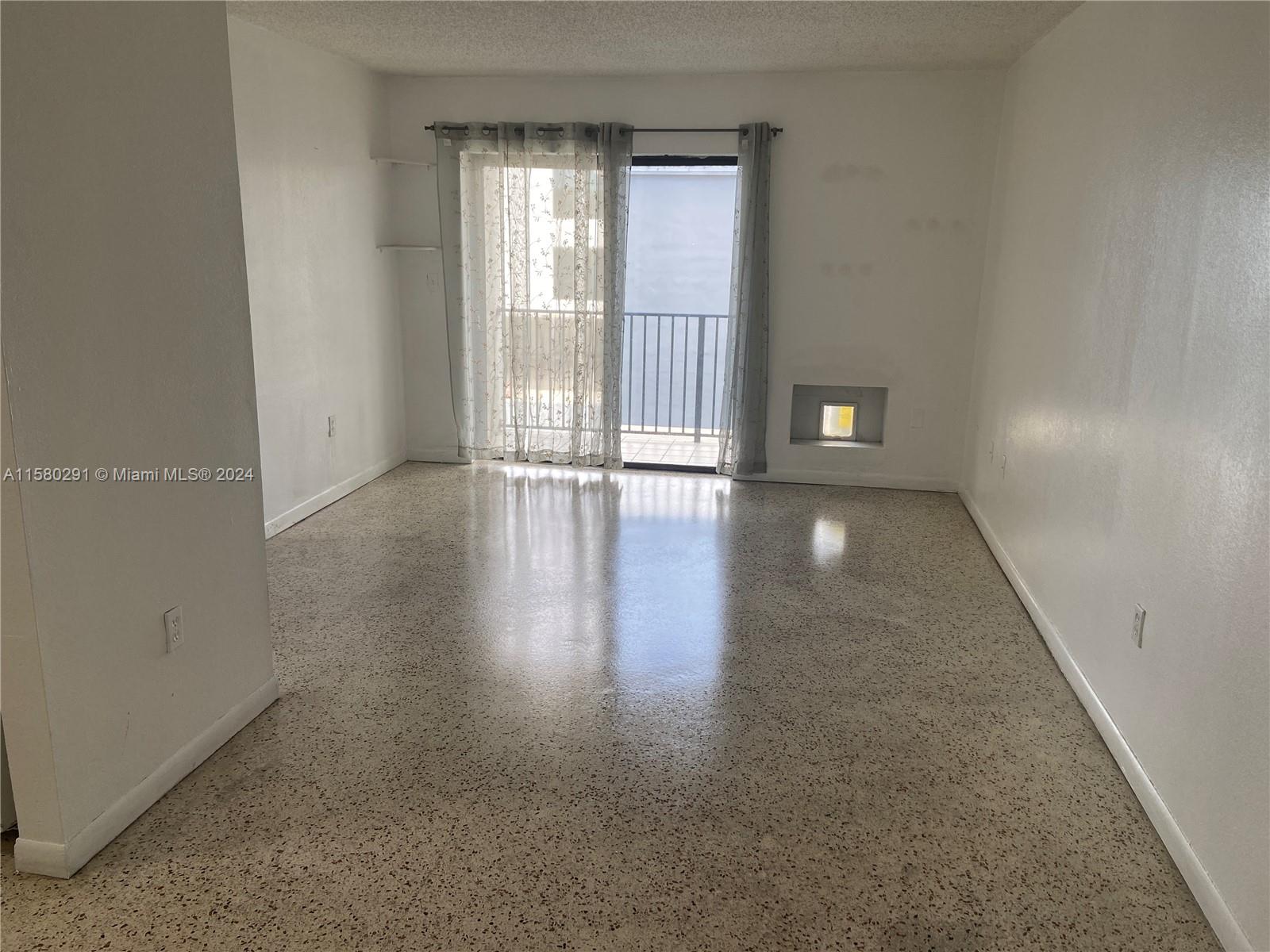 GUERNICA CONDO - Residential