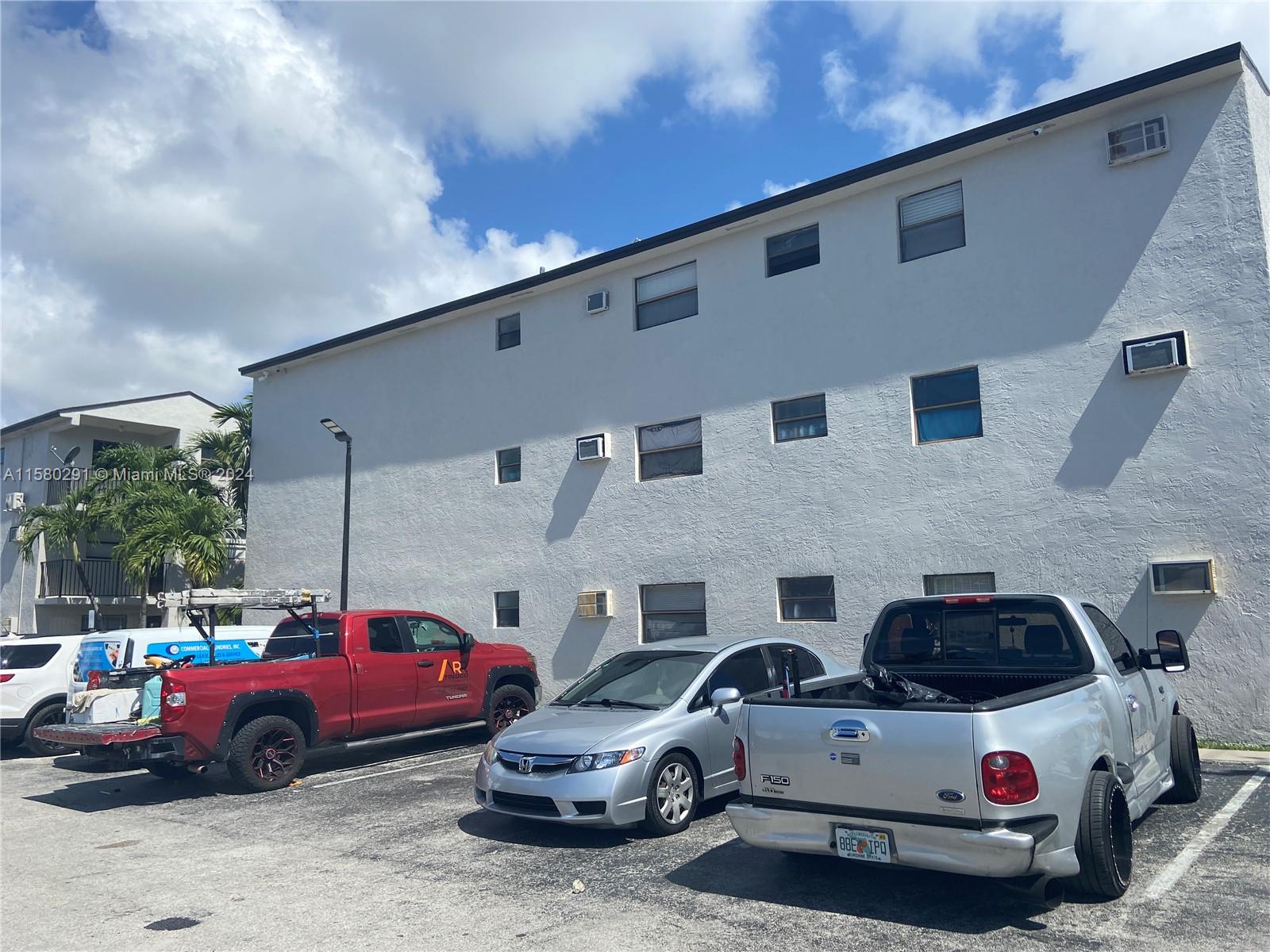 GUERNICA CONDO - Residential
