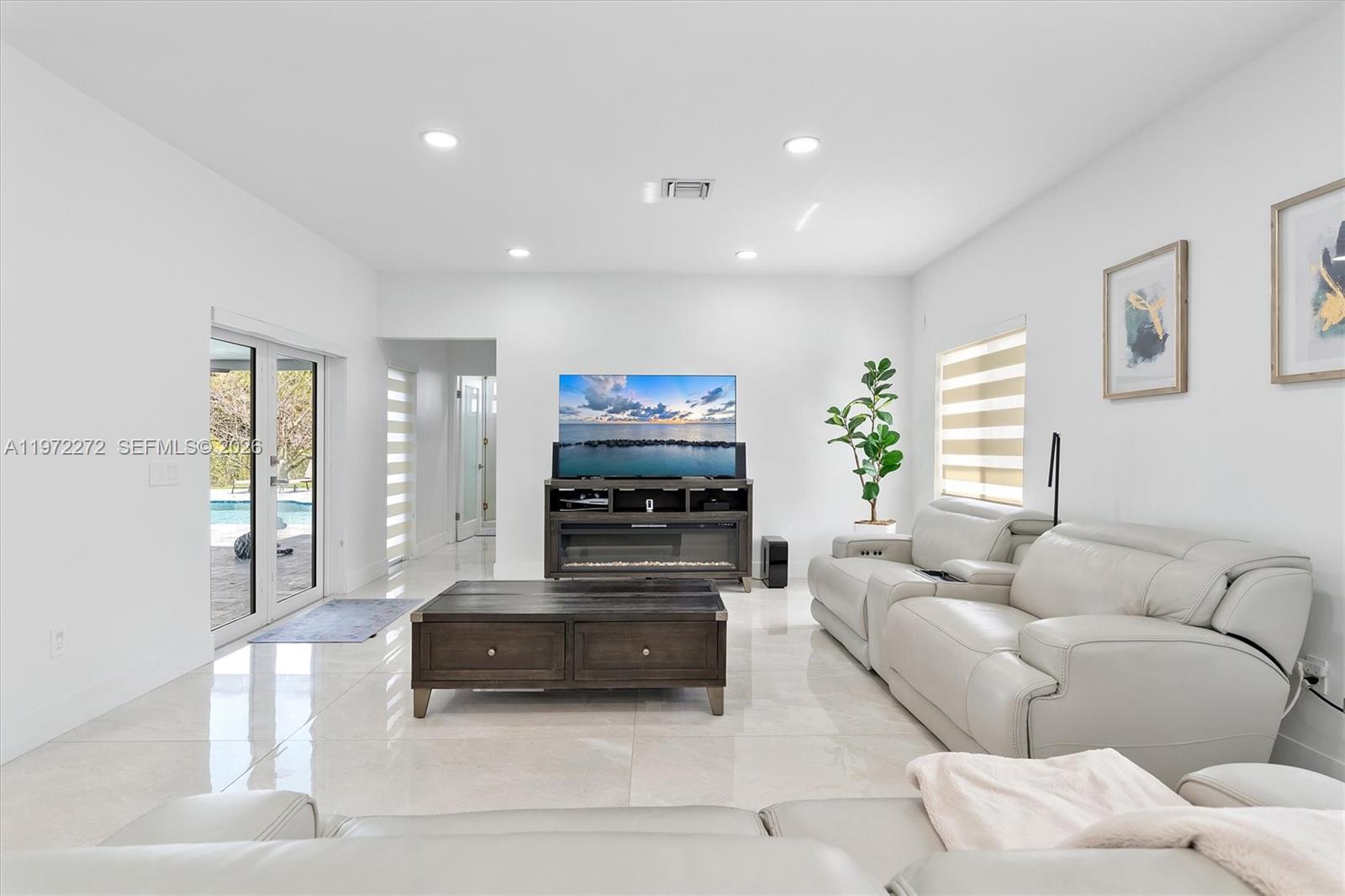 SWEETWATER ESTS SUB - Residential