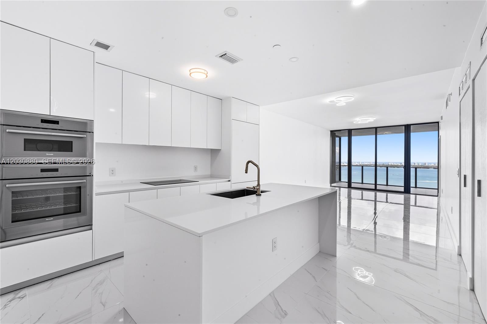700 NE 24th St 3502