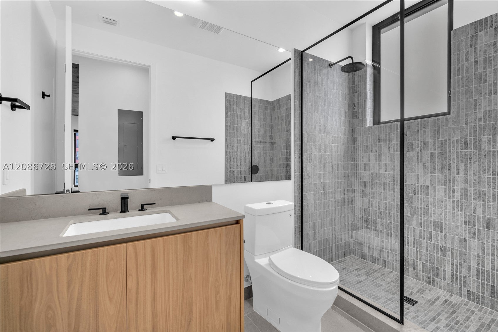 91 NW 27th St 403