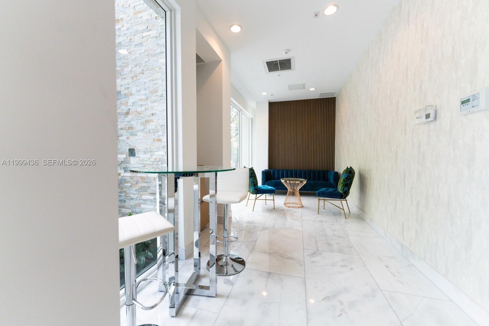 Residence On Monroe - Residential