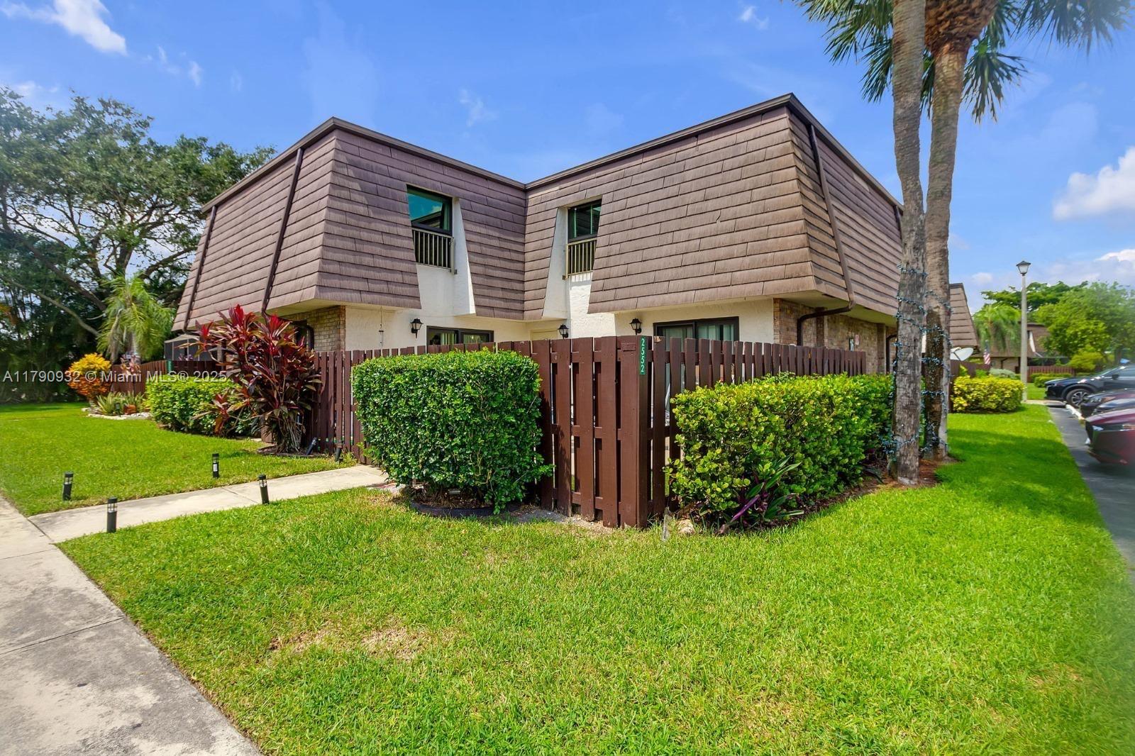 Property for Sale at Address Not Disclosed, Coral Springs, Broward County, Florida - Bedrooms: 2 
Bathrooms: 3  - $339,000