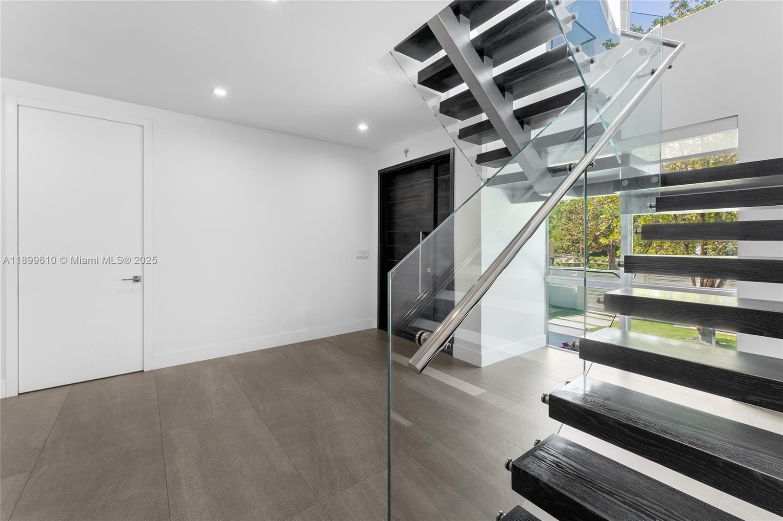 SPRING GARDEN - Residential