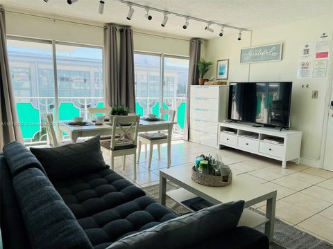 1732 Meridian Ave 701 Miami Beach FL 33139