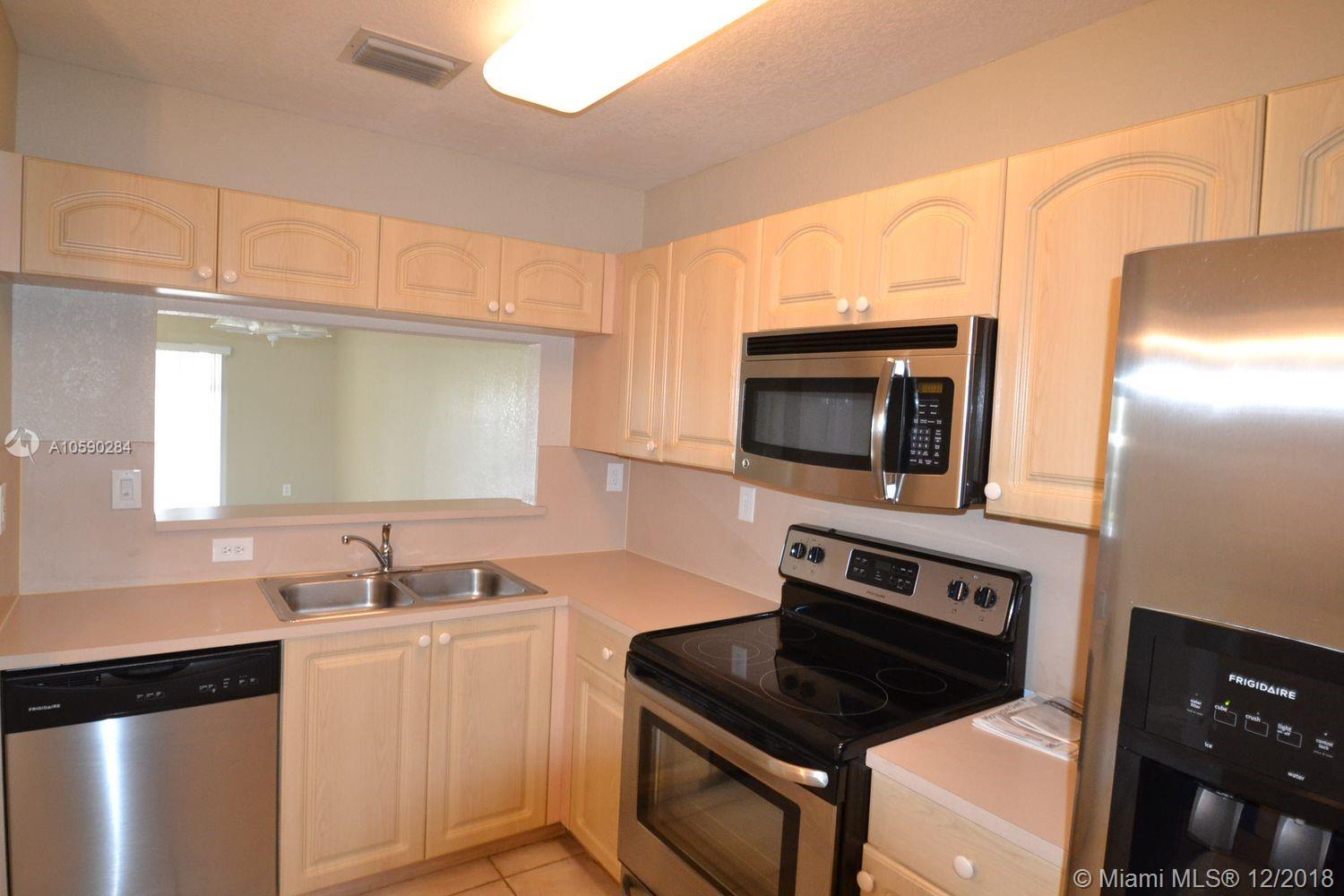 DIMENSIONS AT DORAL - Residential Lease