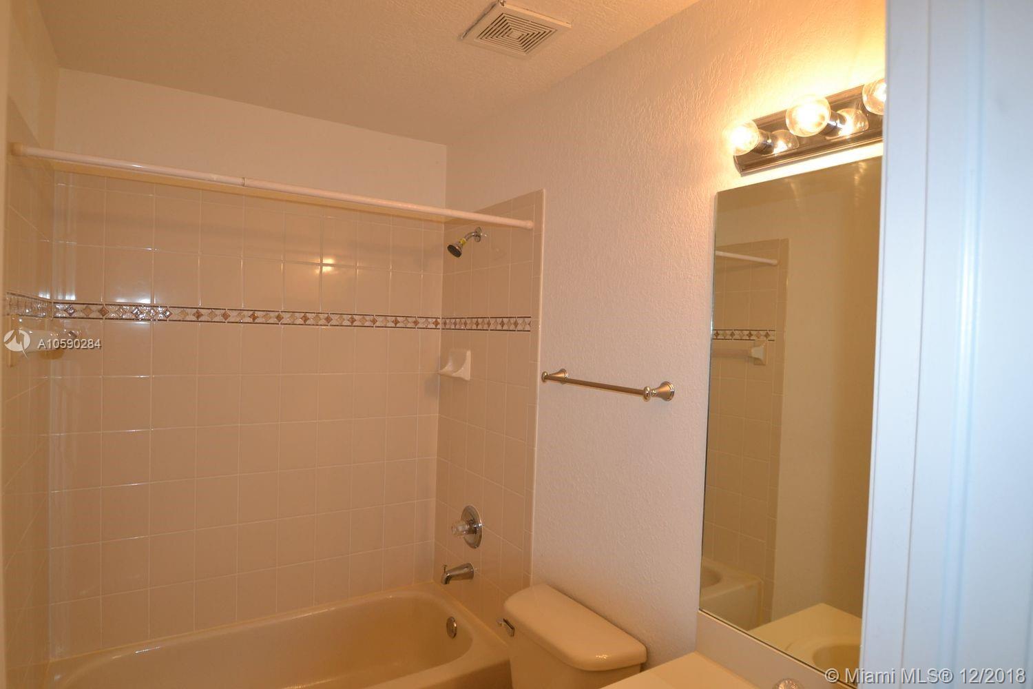 DIMENSIONS AT DORAL - Residential Lease