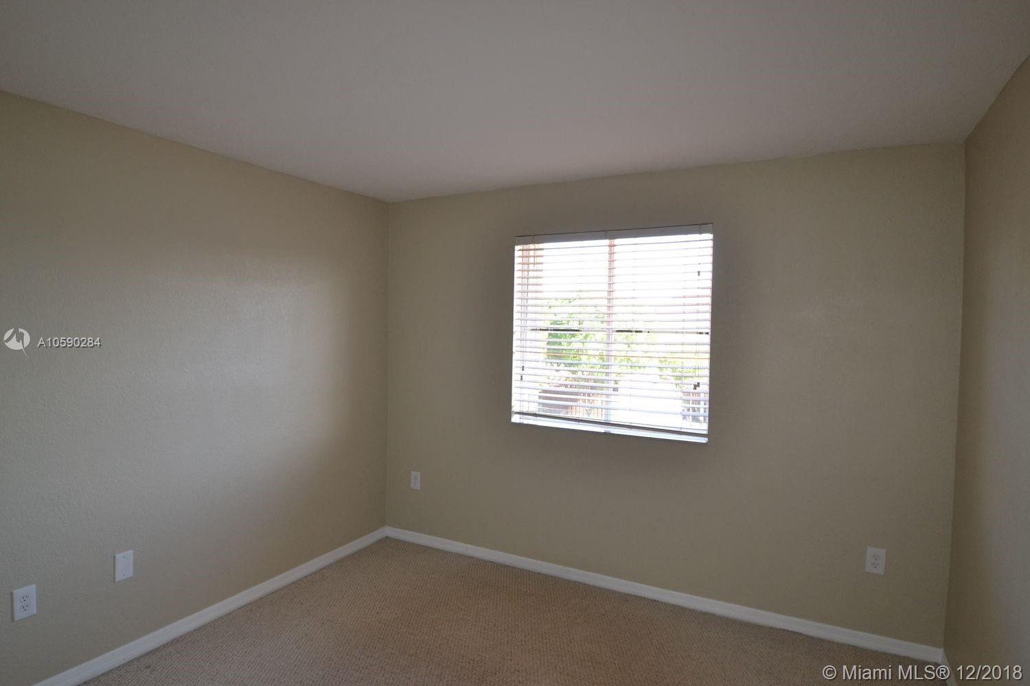 DIMENSIONS AT DORAL - Residential Lease