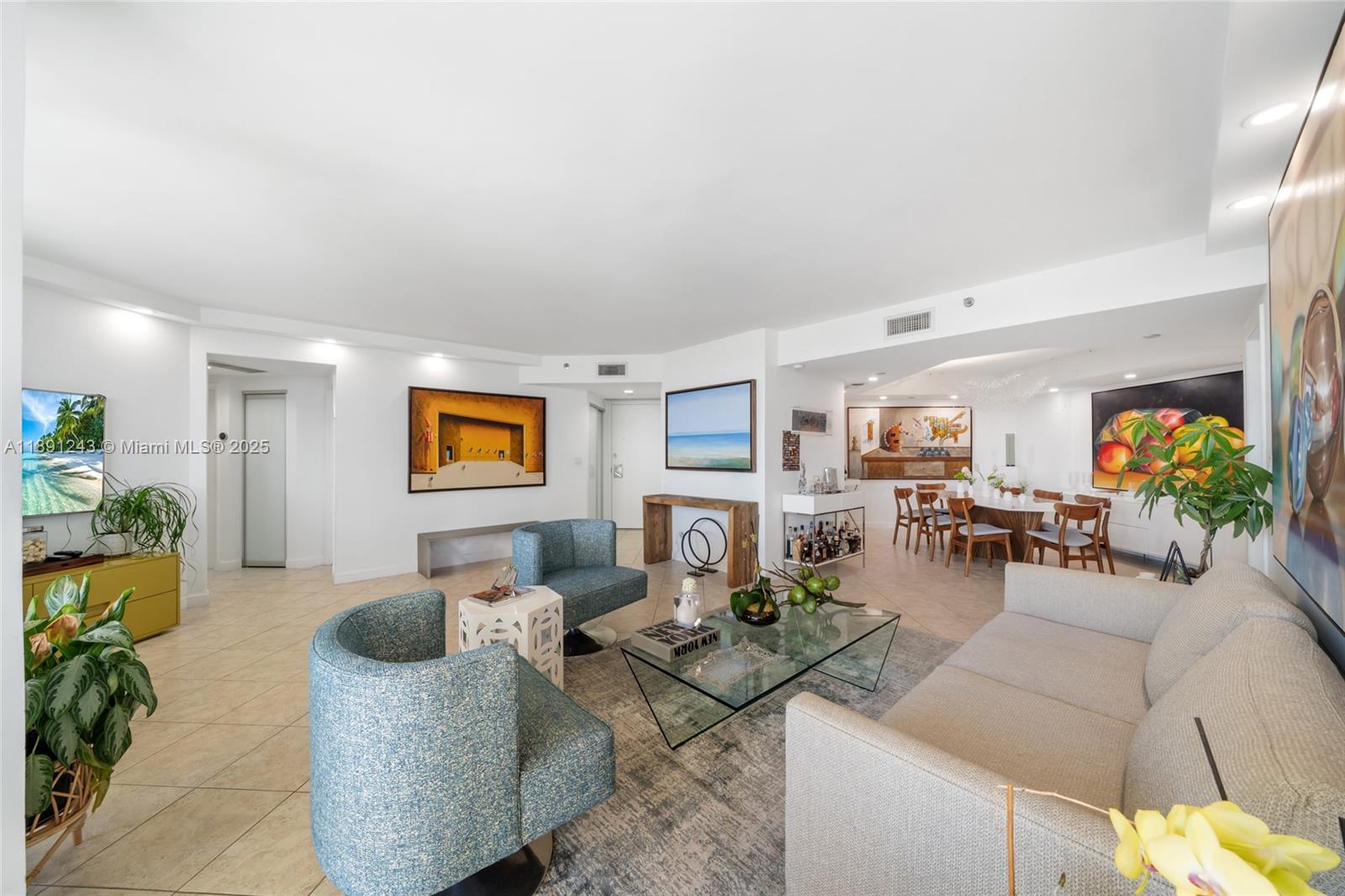 THE LANDMARK CONDO - Residential