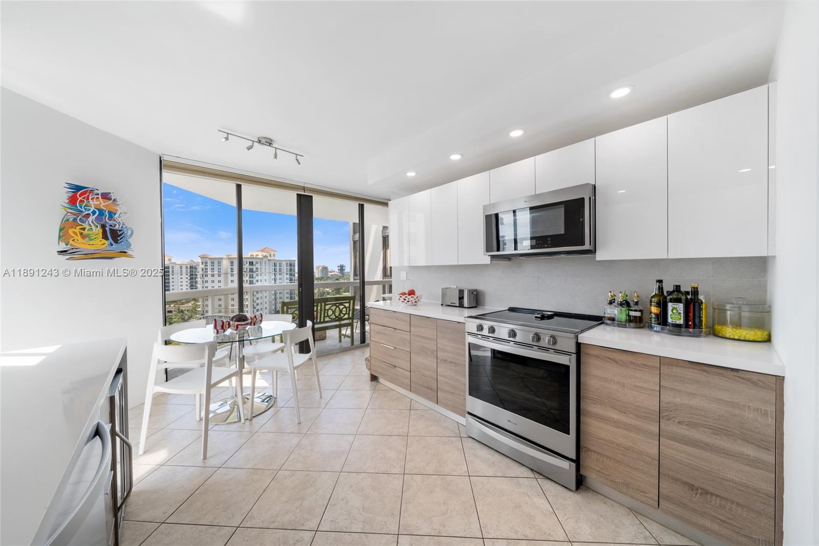 THE LANDMARK CONDO - Residential