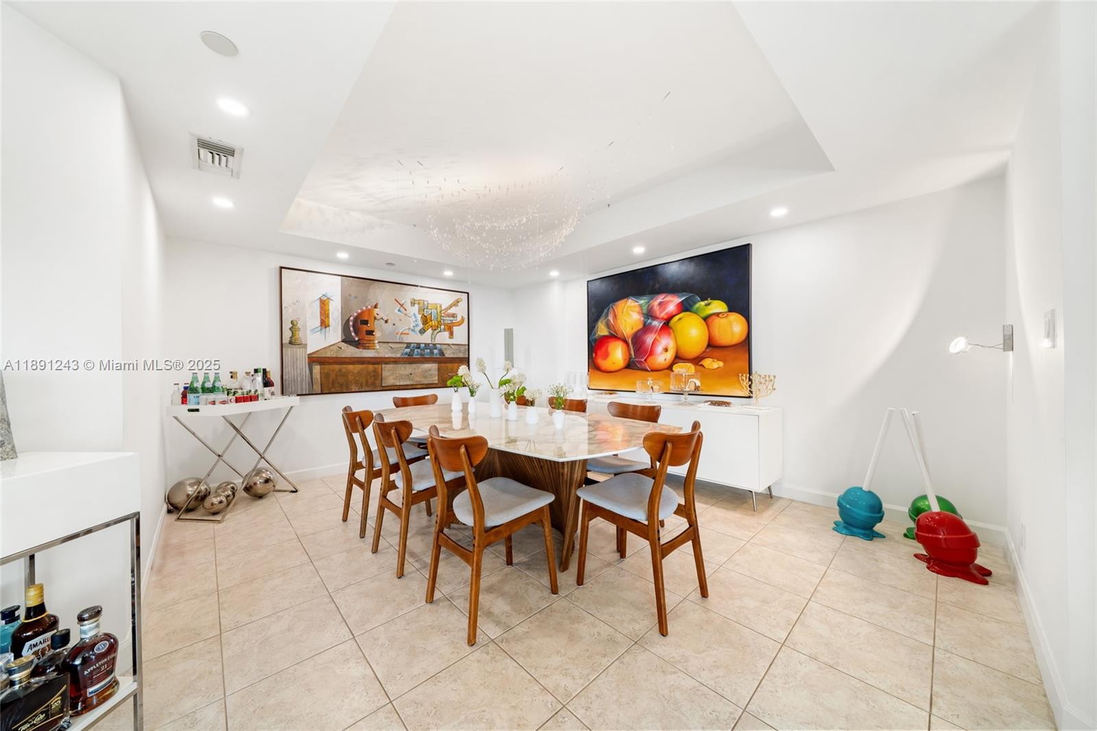 THE LANDMARK CONDO - Residential