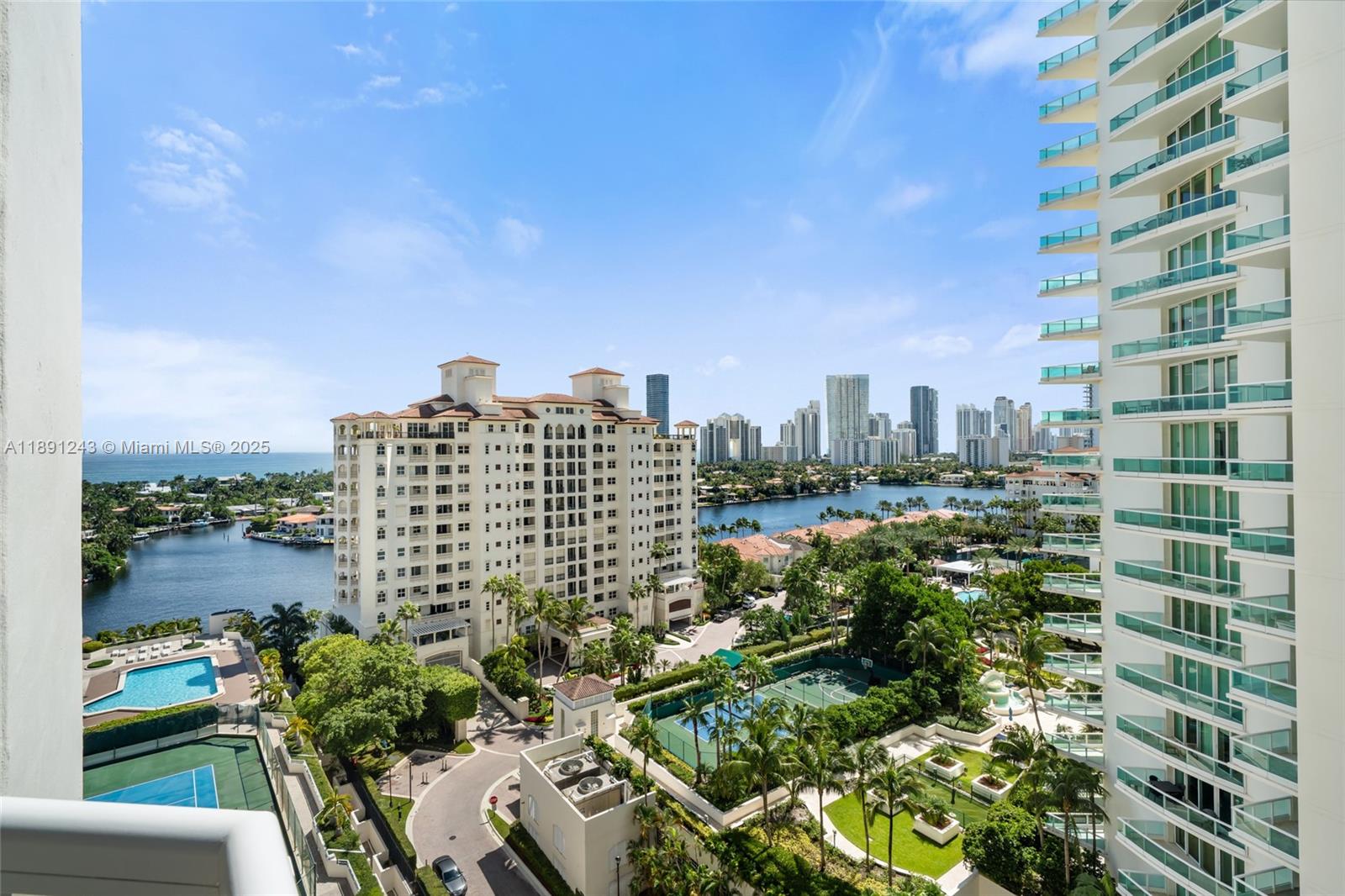 THE LANDMARK CONDO - Residential