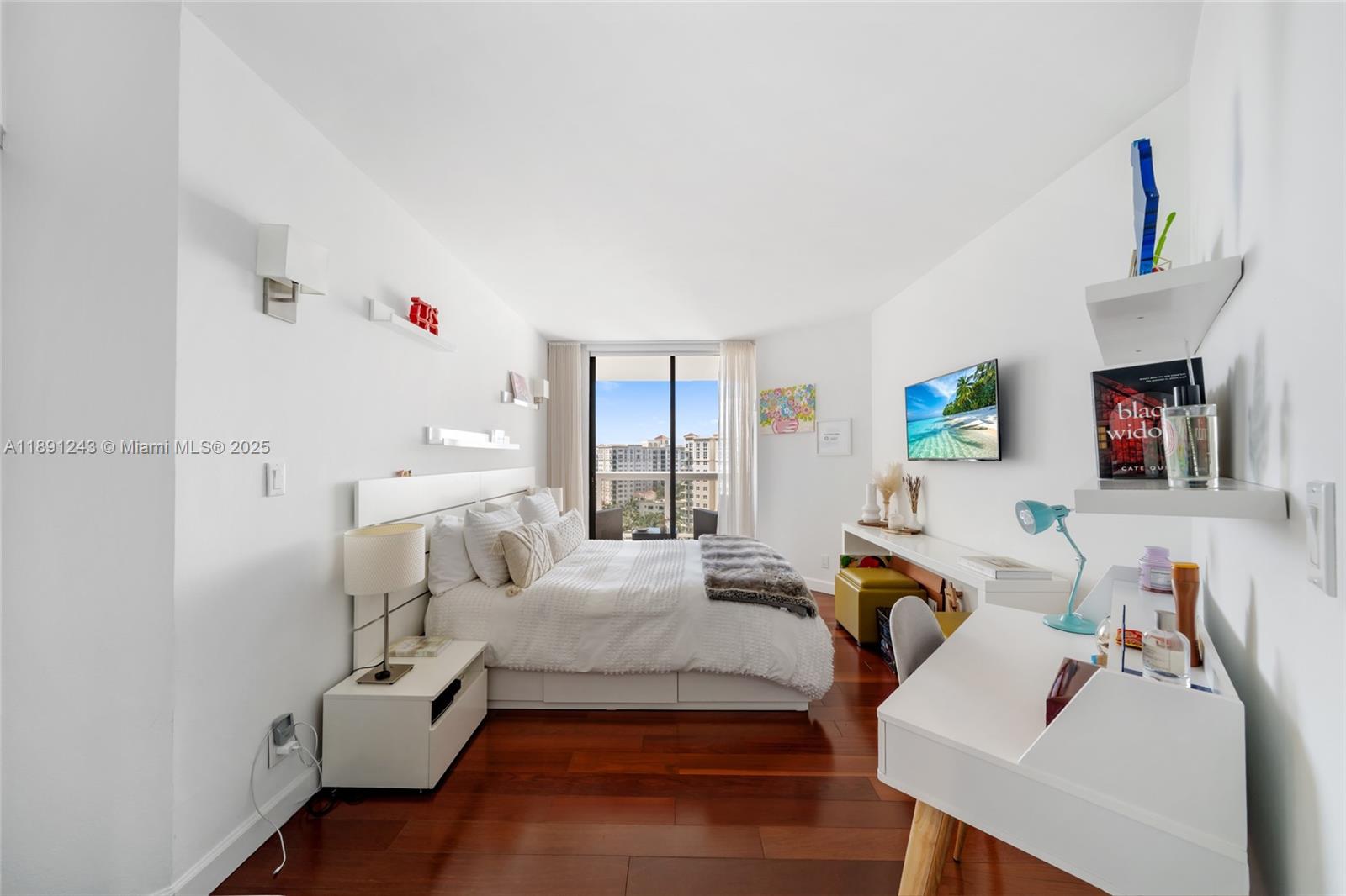 THE LANDMARK CONDO - Residential