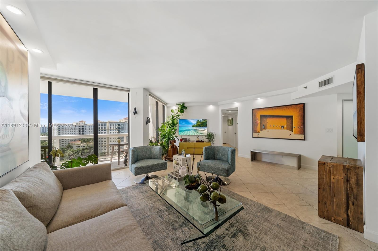 THE LANDMARK CONDO - Residential