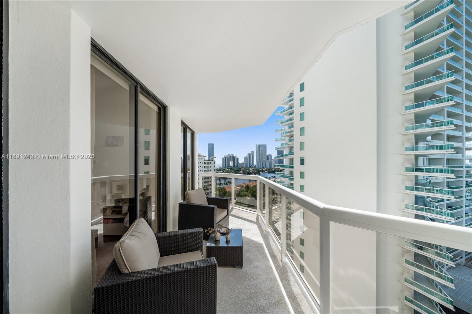THE LANDMARK CONDO - Residential