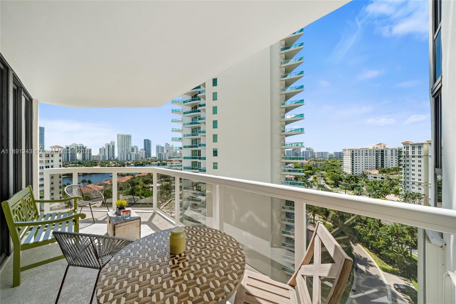 THE LANDMARK CONDO - Residential