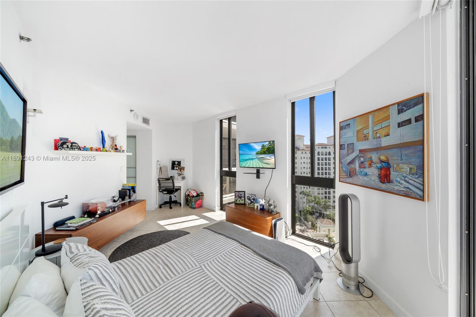 THE LANDMARK CONDO - Residential