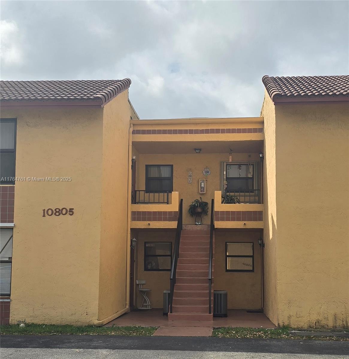 Rental Property at 10805 Nw 7th St 3-22, Miami, Broward County, Florida - Bedrooms: 3 
Bathrooms: 2  - $2,800 MO.