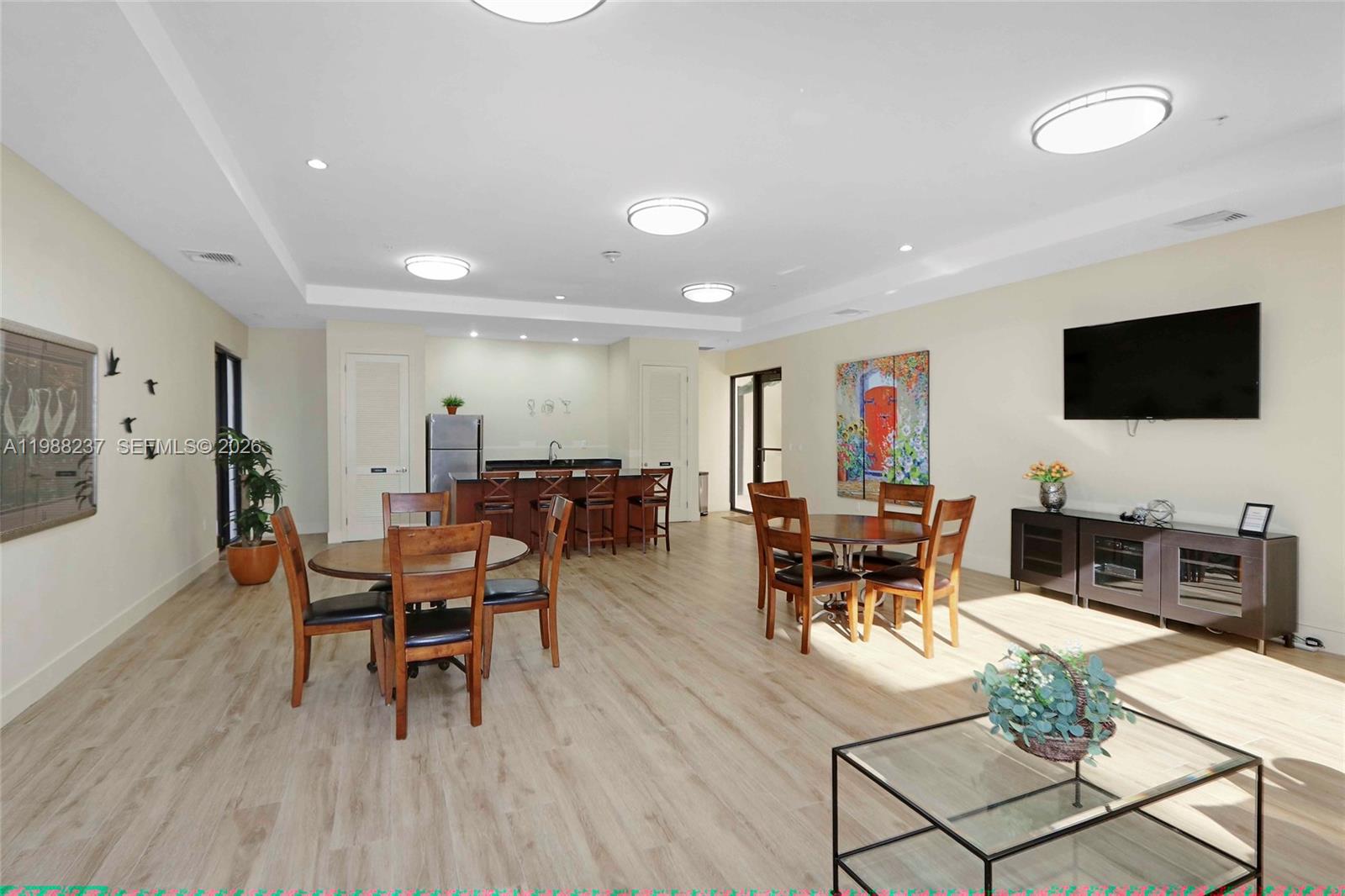 THE PONCE TOWER CONDO - Residential