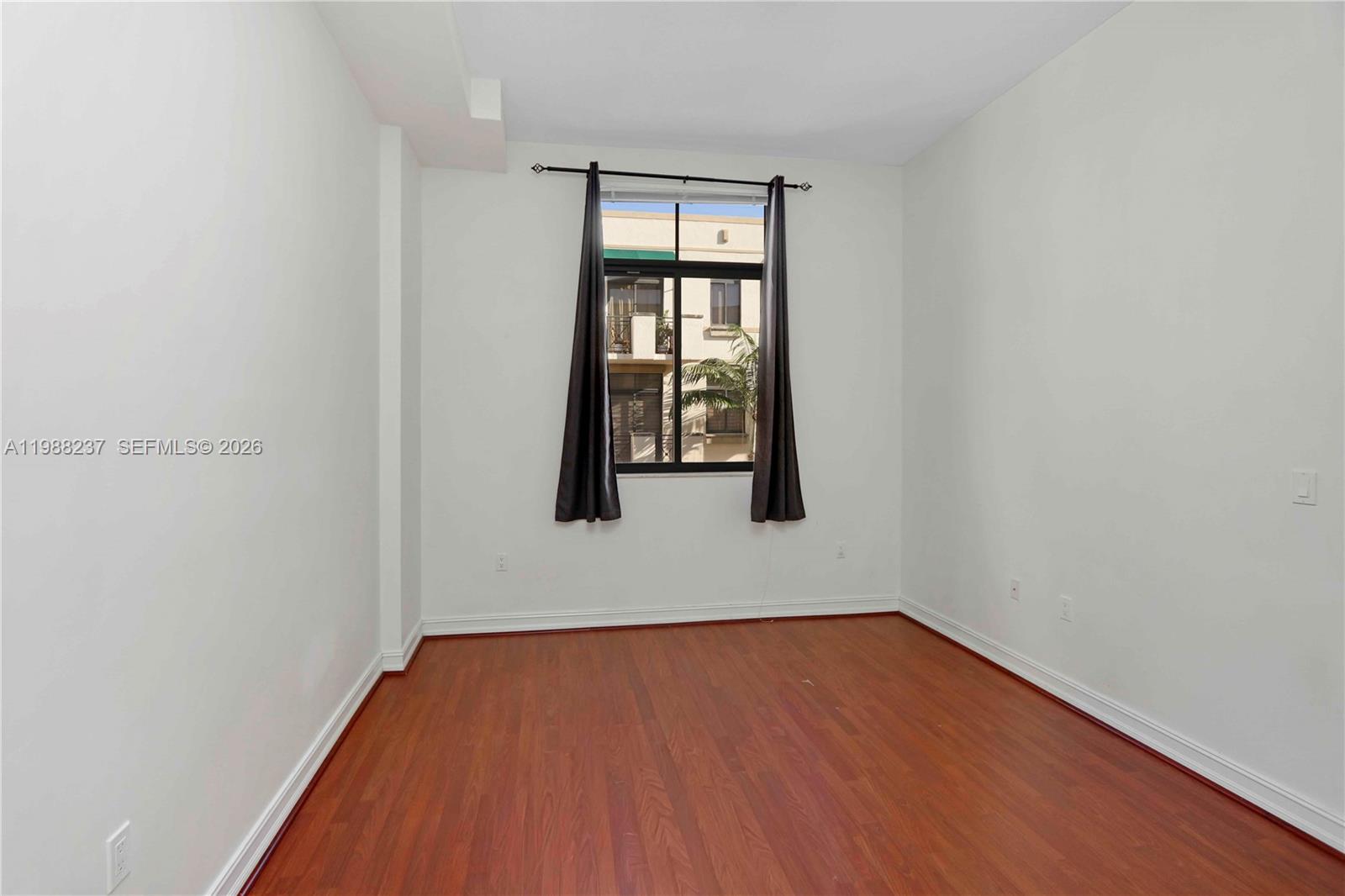 THE PONCE TOWER CONDO - Residential