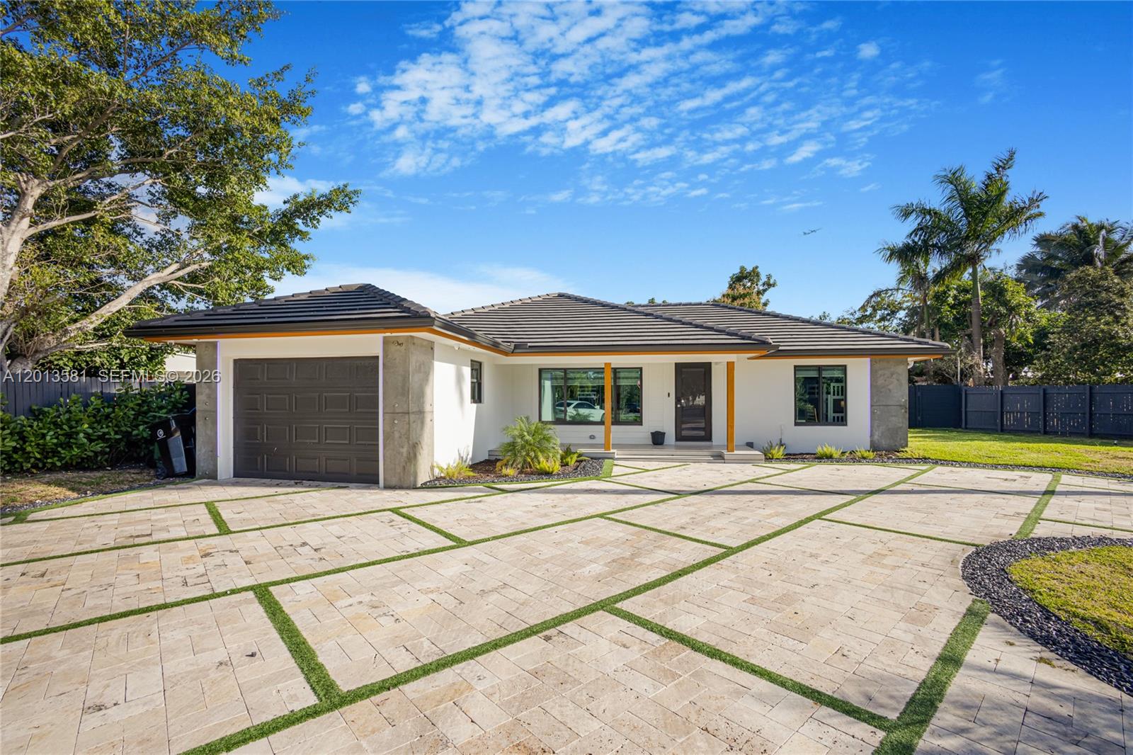 2406 Gulfstream Ln