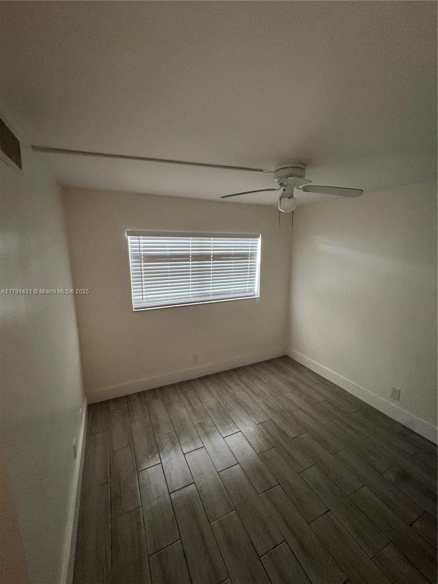 SANDALFOOT BLVD APTS COND - Residential