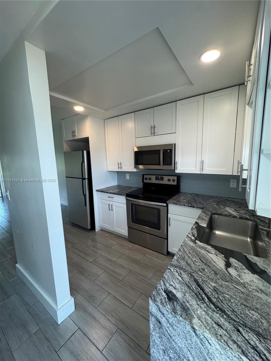 SANDALFOOT BLVD APTS COND - Residential