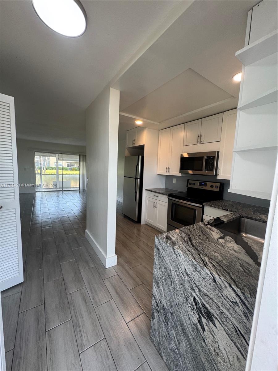 SANDALFOOT BLVD APTS COND - Residential