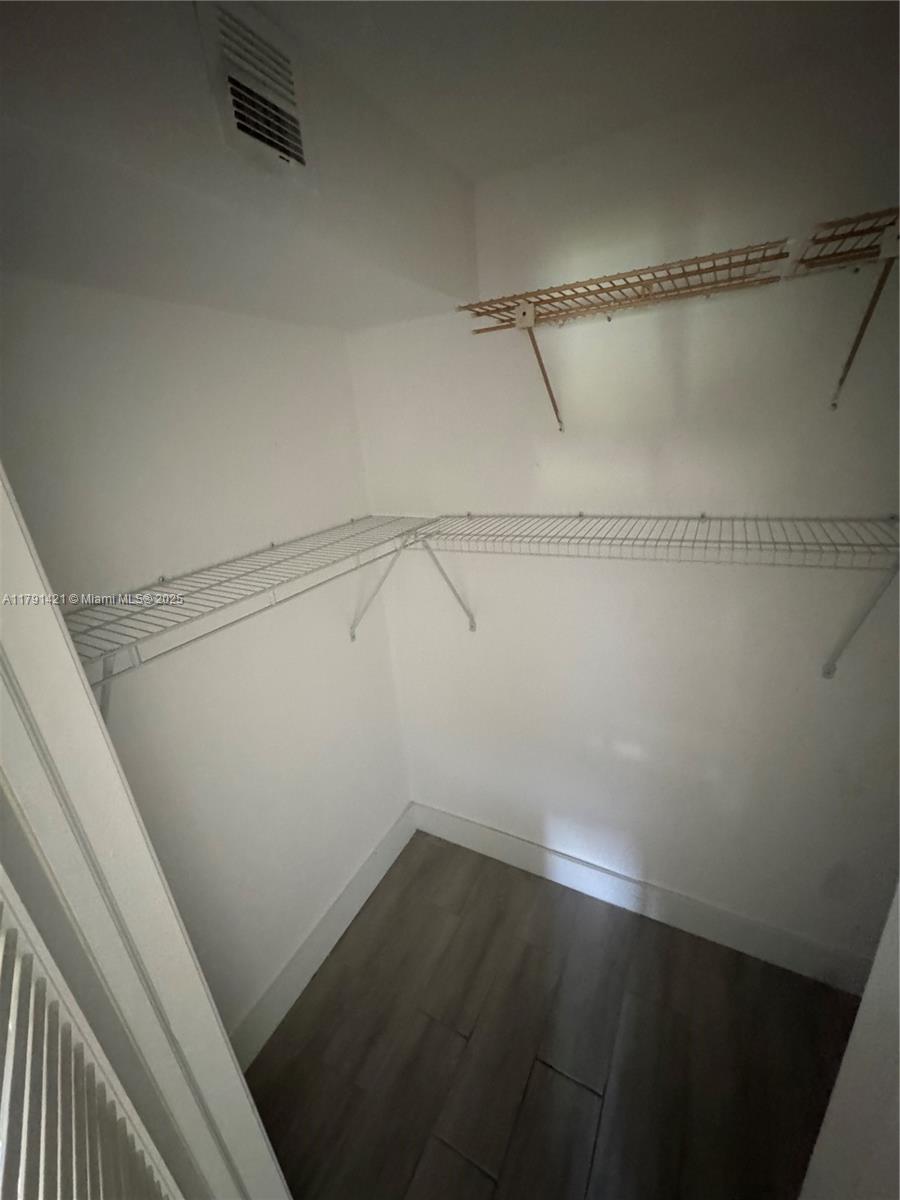 SANDALFOOT BLVD APTS COND - Residential