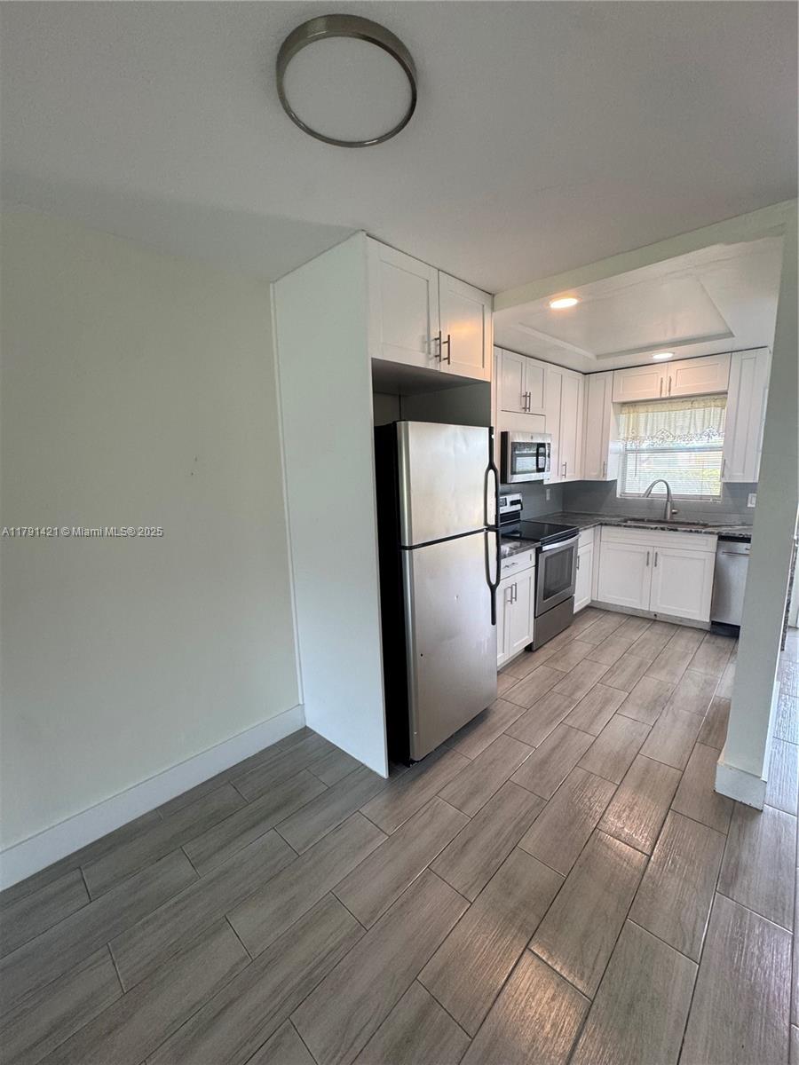 SANDALFOOT BLVD APTS COND - Residential