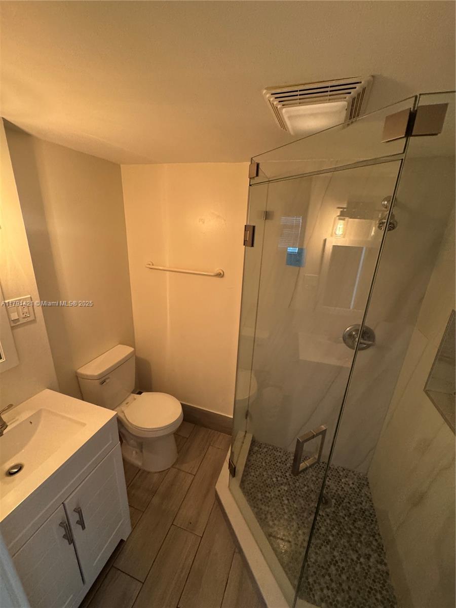 SANDALFOOT BLVD APTS COND - Residential