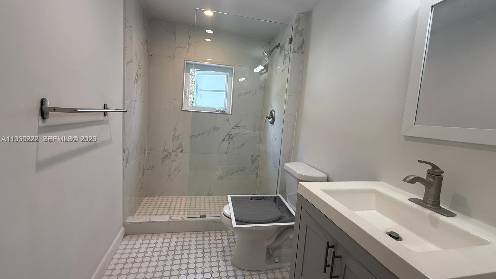 SHADOWLAWN - Residential Lease