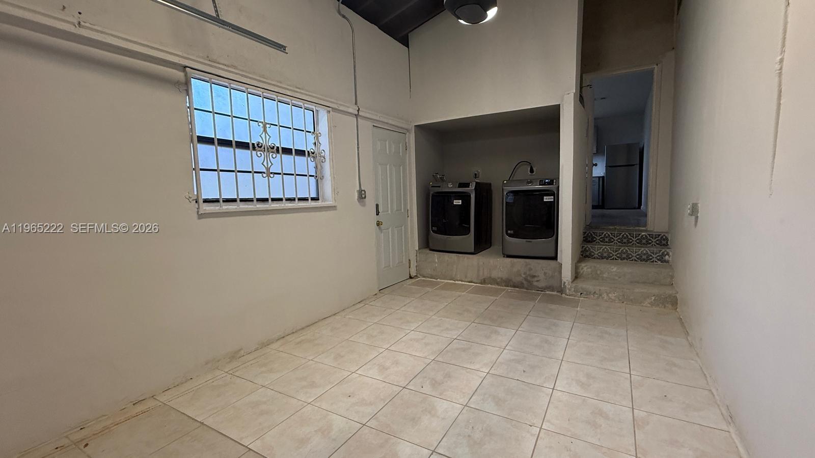 SHADOWLAWN - Residential Lease