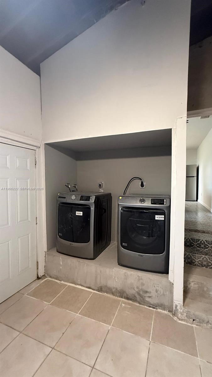 SHADOWLAWN - Residential Lease