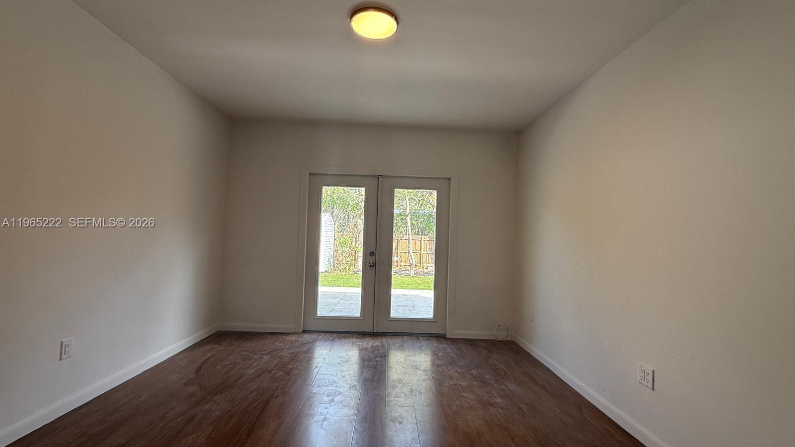 SHADOWLAWN - Residential Lease