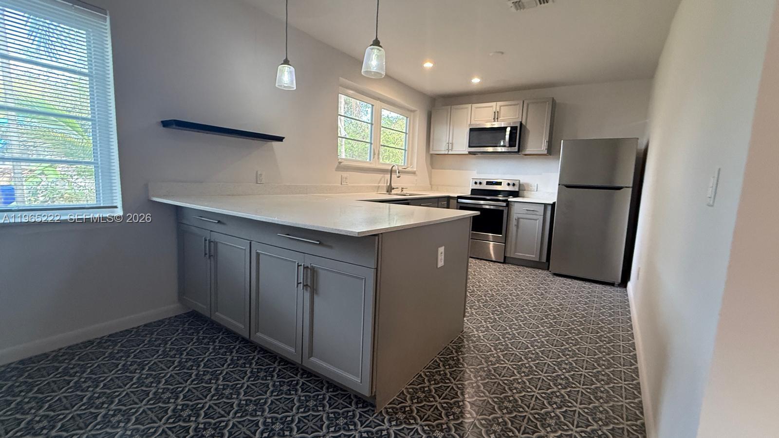 SHADOWLAWN - Residential Lease